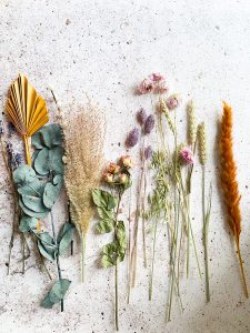 Droogbloemen op een afscheid